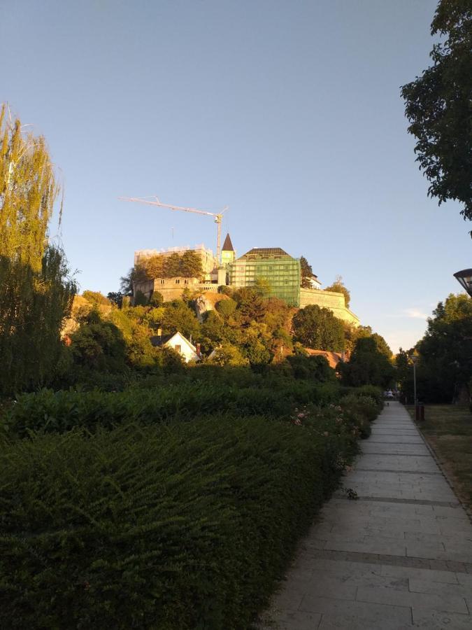 Galeria Villa Veszprem Exterior photo