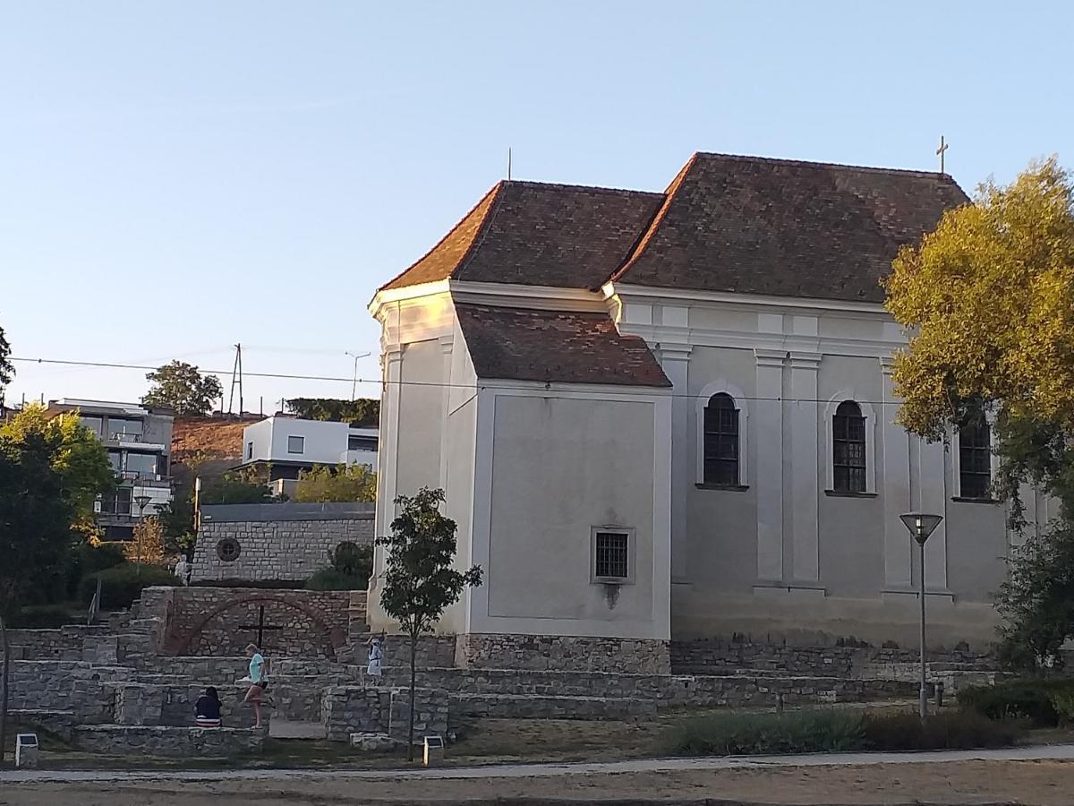Galeria Villa Veszprem Exterior photo